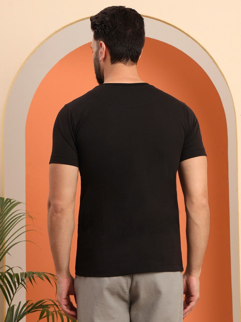 Paritranaya Sadhunam Vishnu Mantra T-Shirt