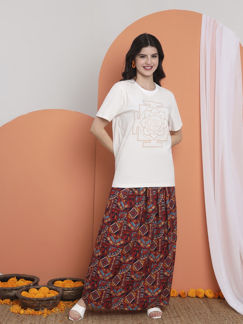 The Baglamukhi Yantra Women T-shirt