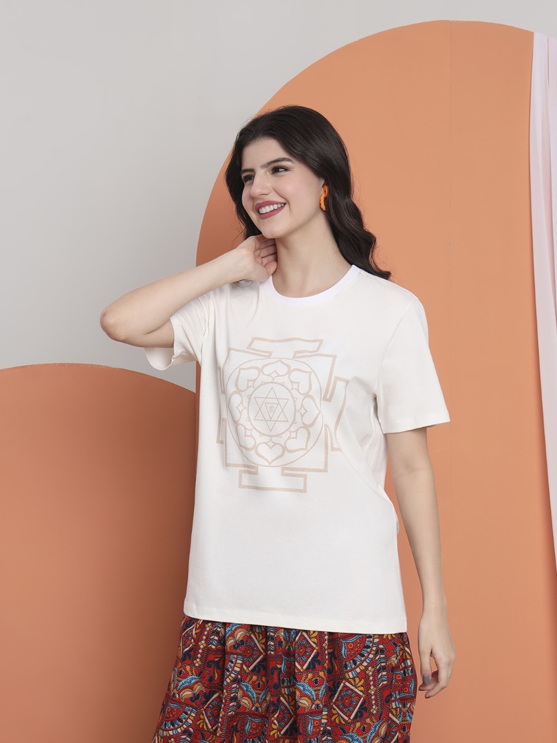 The Baglamukhi Yantra Women T-shirt
