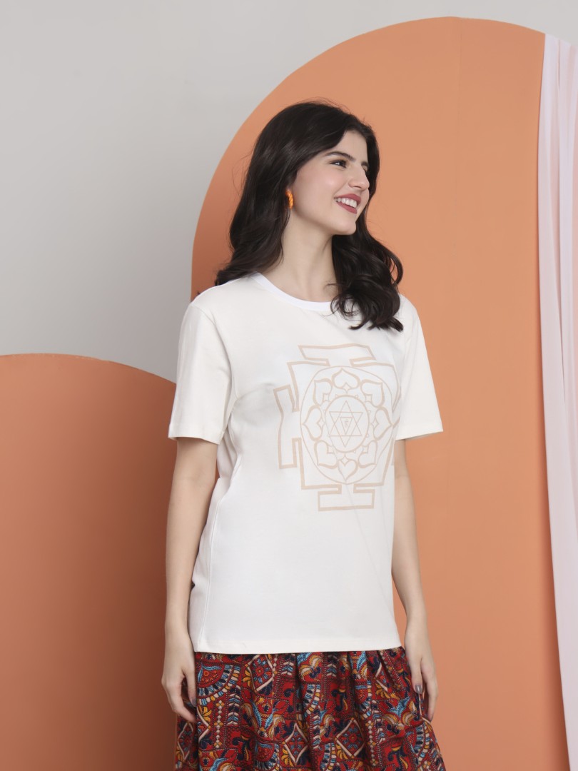 The Baglamukhi Yantra Women T-shirt